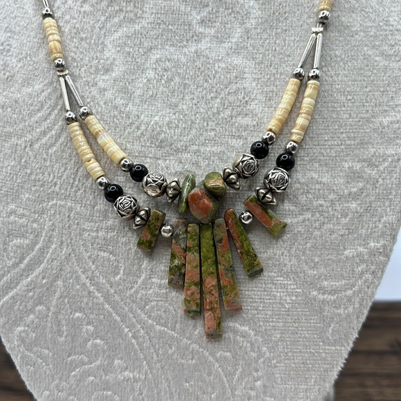 Vintage Korea Silver Tone Necklace 17' Liquid Beads and Jade Boho  Western - Picture 3 of 12